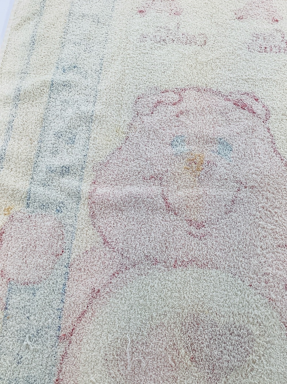 🐵 Vintage Care Bears Cheer Bear Graphic Beach Towel - Picture 7 of 9